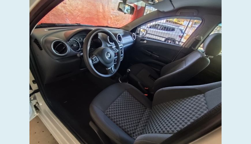 VOLKSWAGEN VOYAGE FLEX MANUAL 4P - BRANCO - 2015 Foto 10 (Grande)