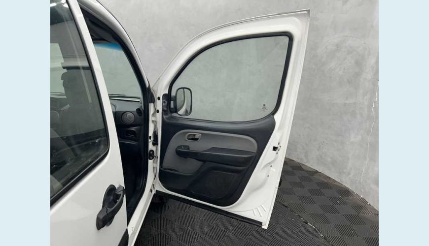 FIAT DOBLO ESSENCE 1.8 16V FLEX MANUAL 4P - BRANCO - 2021 Foto 10 (Grande)