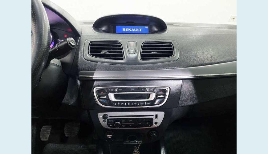 RENAULT FLUENCE DYNAMIQUE 2.0 16V FLEX MANUAL 4P - BRANCO - 2015 Foto 10 (Grande)