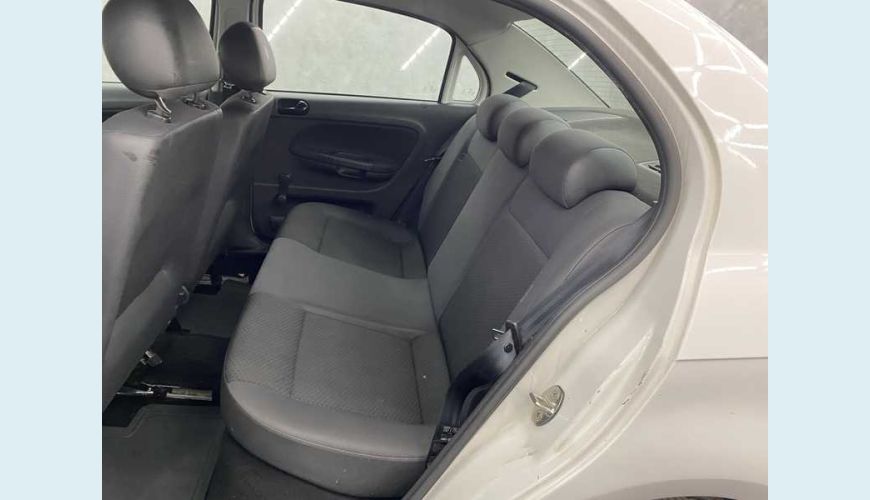 VOLKSWAGEN VOYAGE 1.0 MPI FLEX MANUAL 4P - BRANCO - 2020 Foto 10 (Grande)