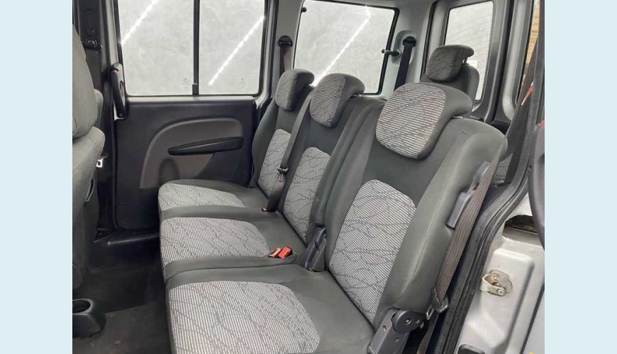 FIAT DOBLO ESSENCE 1.8 16V FLEX MANUAL 4P - PRATA - 2021 Foto 10 (Grande)
