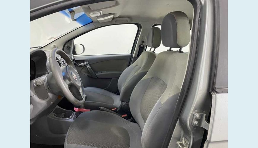 FIAT PALIO ESSENCE 1.6 16V FLEX MANUAL 4P - CINZA - 2014 Foto 10 (Grande)