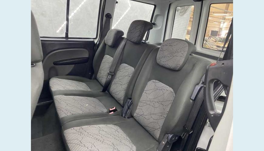 FIAT DOBLO ESSENCE 1.8 16V FLEX MANUAL 4P - BRANCO - 2020 Foto 10 (Grande)