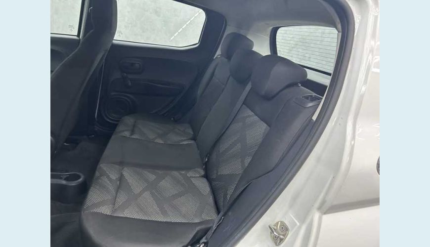 FIAT MOBI LIKE 1.0 FLEX MANUAL 4P - BRANCO - 2023 Foto 10 (Grande)