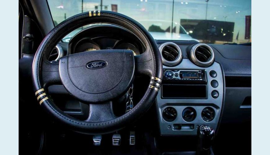 FORD FIESTA HATCH 1.0 FLEX MANUAL 4P - PRETO - 2008 Foto 10 (Grande)