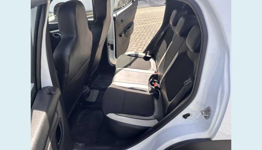 RENAULT KWID INTENSE 1.0 12V FLEX MANUAL 4P - BRANCO - 2019 Foto 10 (Grande)