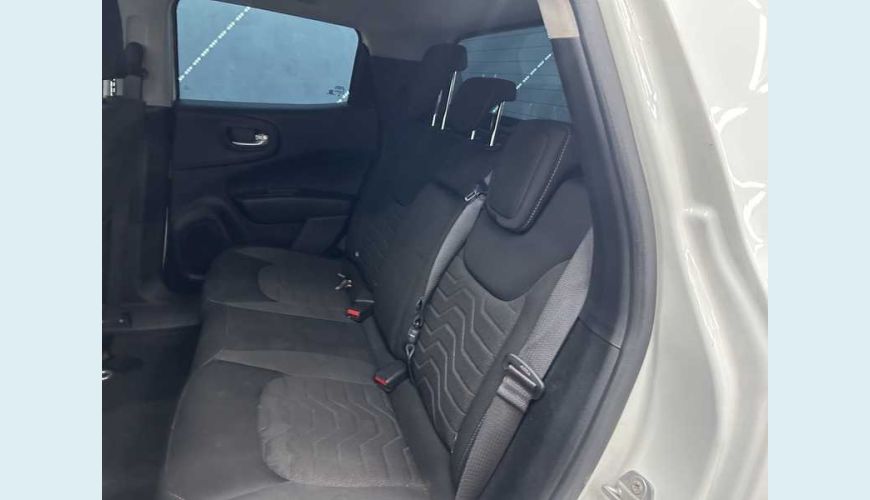 FIAT TORO FREEDOM 1.3 TURBO FLEX AUT. 4P - BRANCO - 2023 Foto 10 (Grande)
