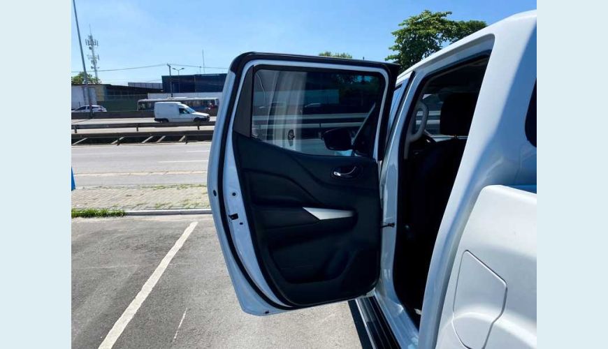 NISSAN FRONTIER CD XE 4X4 2.3 TD DIESEL AUT. 4P - BRANCO - 2019 Foto 10 (Grande)