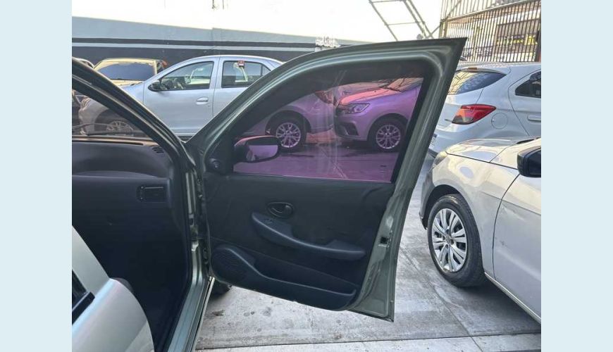 FIAT PALIO ECONOMY 1.0 FLEX MANUAL 4P - PRATA - 2010 Foto 10 (Grande)