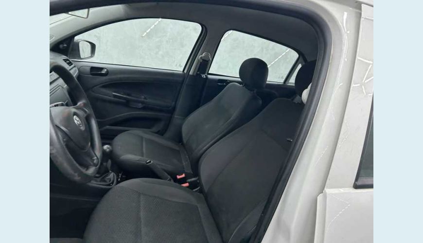 VOLKSWAGEN GOL 1.0 12V FLEX MANUAL 4P - BRANCO - 2023 Foto 10 (Grande)