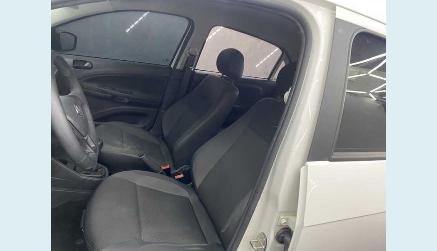 VOLKSWAGEN GOL 1.6 FLEX MANUAL 4P - BRANCO - 2022 Foto 10 (Grande)