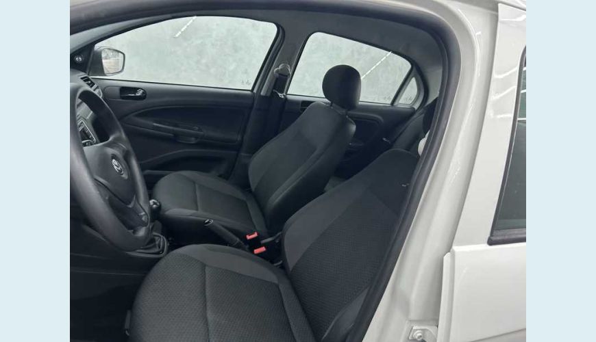 VOLKSWAGEN VOYAGE 1.0 MPI FLEX MANUAL 4P - BRANCO - 2023 Foto 10 (Grande)