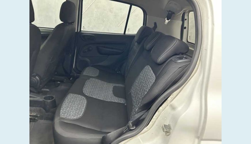 FIAT UNO ATTRACTIVE 1.0 FLEX MANUAL 4P - BRANCO - 2021 Foto 10 (Grande)