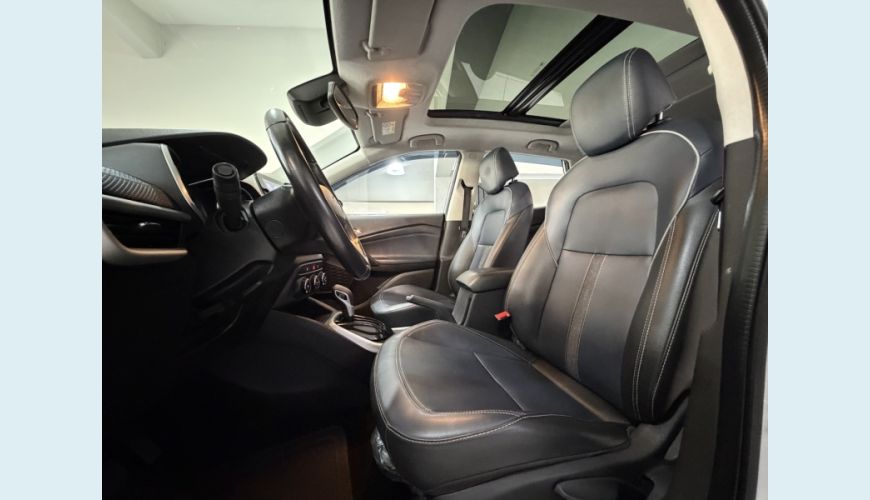CHEVROLET TRACKER FLEX AUT. 4P - PRATA - 2023 Foto 10 (Grande)