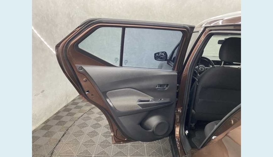 NISSAN KICKS SV 1.6 FLEX AUT. 4P - MARROM - 2018 Foto 10 (Grande)