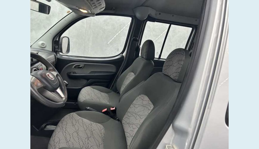 FIAT DOBLO ESSENCE 1.8 16V FLEX MANUAL 4P - PRATA - 2021 Foto 10 (Grande)
