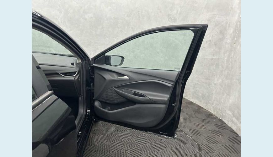CHEVROLET ONIX LT 1.0 FLEX MANUAL 4P - PRETO - 2024 Foto 10 (Grande)