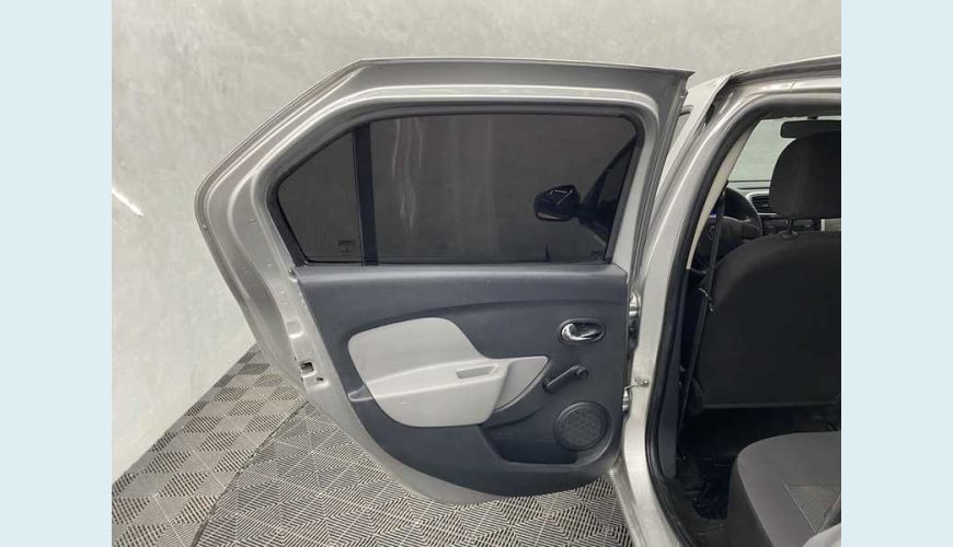 RENAULT LOGAN EXPRESSION 1.6 16V FLEX MANUAL 4P - PRATA - 2019 Foto 10 (Grande)