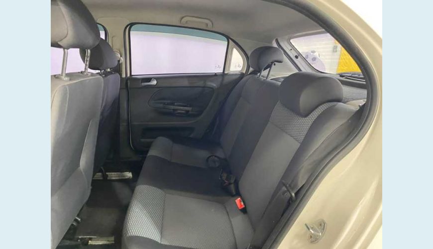 VOLKSWAGEN GOL TEC 1.0 FLEX MANUAL 4P - BRANCO - 2013 Foto 10 (Grande)
