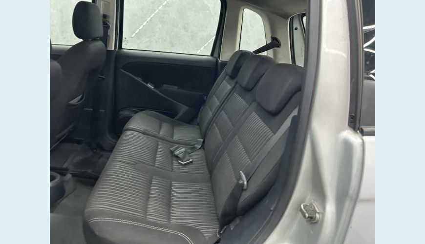 FIAT FIAT IDEA ESSENCE 1.6 16V FLEX MANUAL 4P - PRATA - 2016 Foto 10 (Grande)