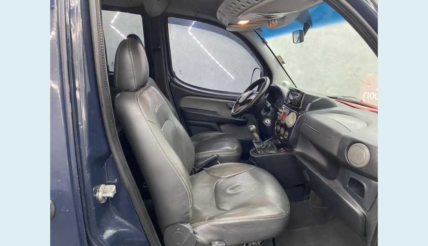 FIAT DOBLO ADVENTURE 1.8 FLEX MANUAL 4P - AZUL - 2014 Foto 10 (Grande)