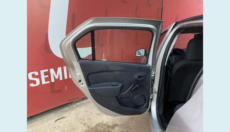 RENAULT LOGAN AUTHENTIQUE 1.0 12V FLEX MANUAL 4P - PRATA - 2018 Foto 10 (Grande)