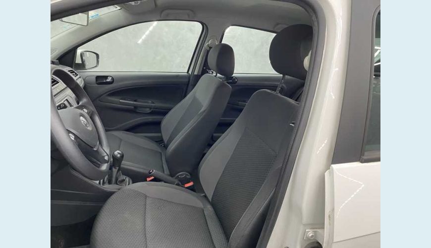 VOLKSWAGEN VOYAGE 1.6 FLEX MANUAL 4P - BRANCO - 2022 Foto 10 (Grande)