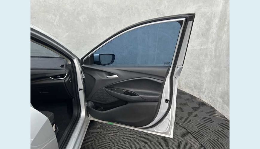 CHEVROLET ONIX PLUS LTZ 1.0 TURBO FLEX AUT. 4P - PRATA - 2023 Foto 10 (Grande)