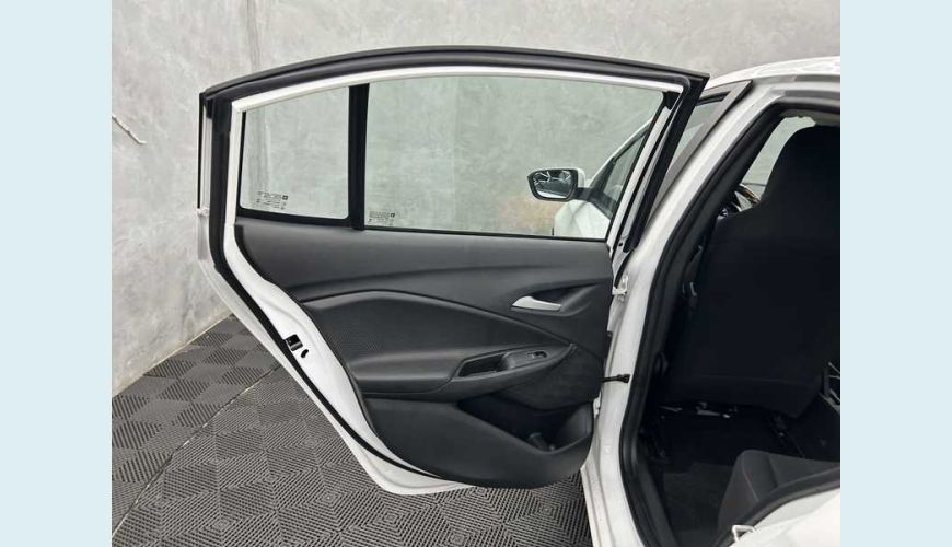 CHEVROLET ONIX PLUS LT 1.0 FLEX MANUAL 4P - BRANCO - 2024 Foto 10 (Grande)