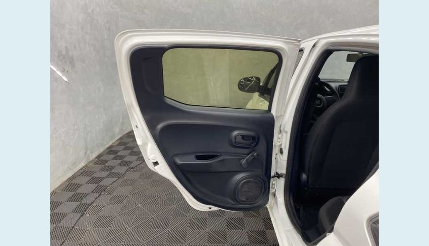 FIAT MOBI EASY 1.0 FLEX MANUAL 4P - BRANCO - 2022 Foto 10 (Grande)