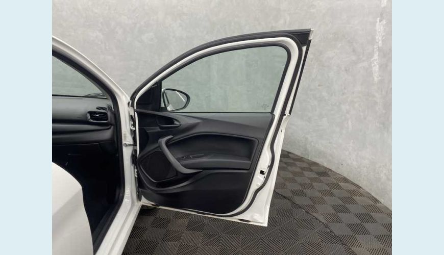 FIAT CRONOS DRIVE S-DESIGN 1.3 FLEX MANUAL 4P - BRANCO - 2022 Foto 10 (Grande)