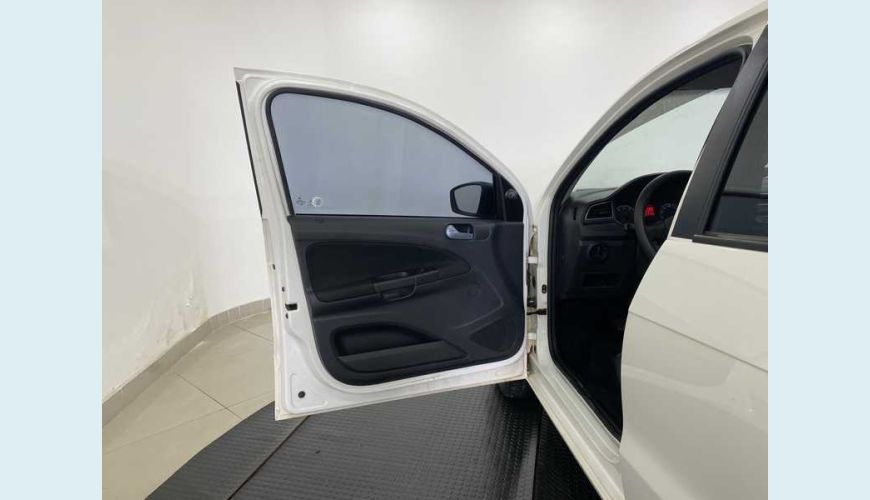 VOLKSWAGEN GOL 1.6 MSI (FLEX) - BRANCO - 2019 Foto 10 (Grande)