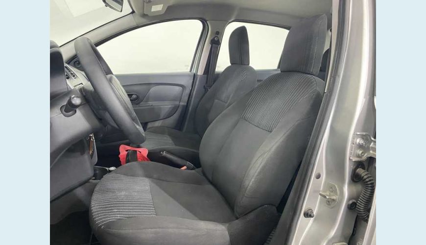 RENAULT RENAULT LOGAN AUTHENTIQUE 1.0 12V FLEX MANUAL 4P - PRATA - 2018 Foto 10 (Grande)