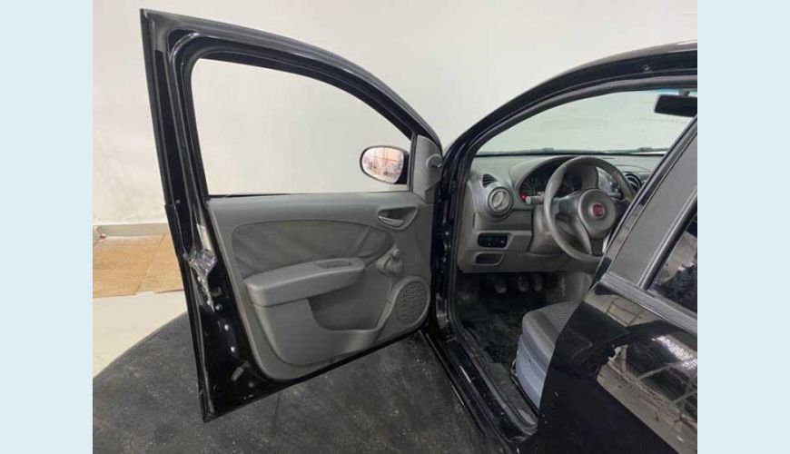 FIAT PALIO ATTRACTIVE 1.0 8V FLEX MANUAL 4P - PRETO - 2014 Foto 10 (Grande)