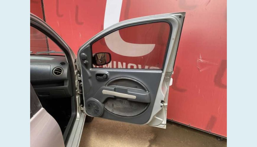 FIAT UNO VIVACE 1.0 8V FLEX MANUAL 4P - PRATA - 2012 Foto 10 (Grande)