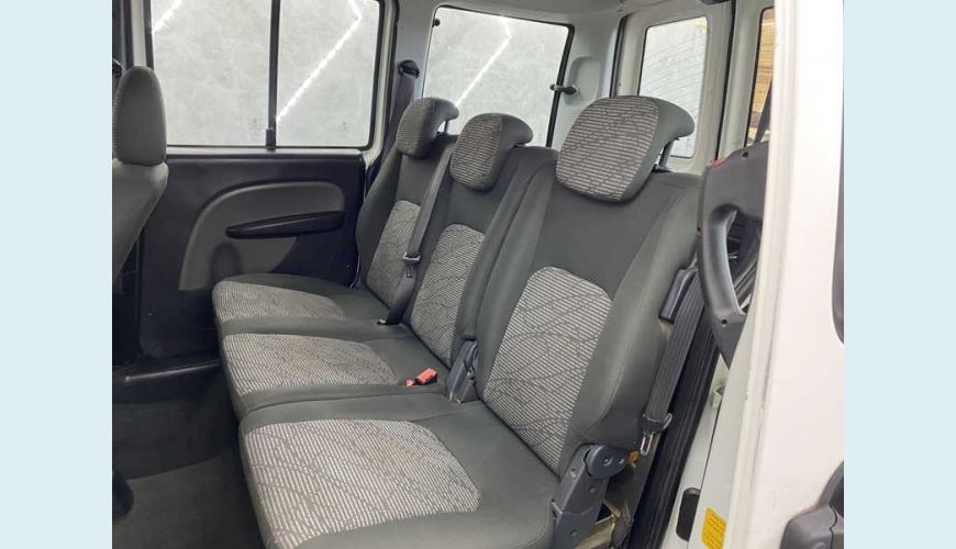 FIAT DOBLO ESSENCE 1.8 16V (FLEX) - BRANCO - 2020 Foto 10 (Grande)