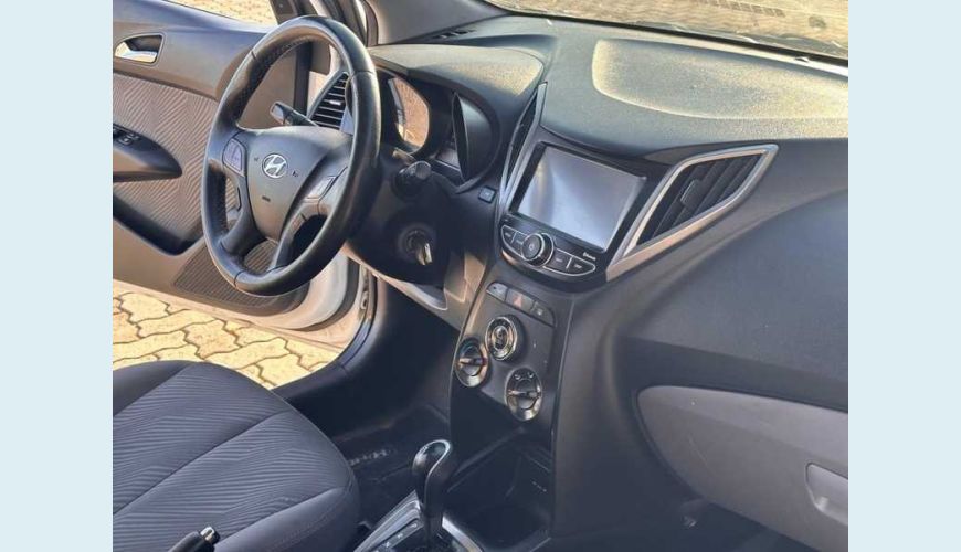 HYUNDAI HB 20X PREMIUM 1.6 FLEX AUT. 4P - BRANCO - 2015 Foto 10 (Grande)
