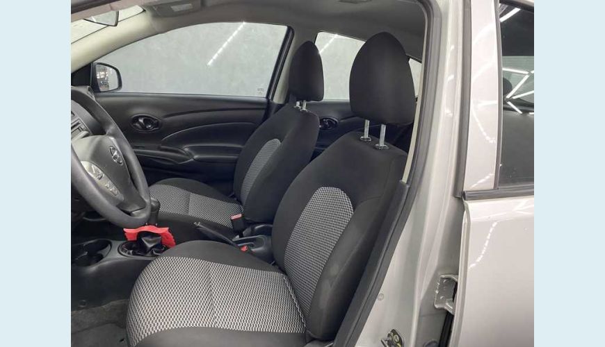 NISSAN NISSAN VERSA 1.0 12V FLEX MANUAL 4P - PRATA - 2019 Foto 10 (Grande)