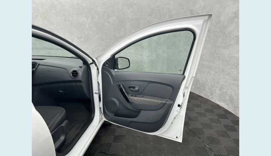 RENAULT LOGAN ZEN 1.0 FLEX MANUAL 4P - BRANCO - 2024 Foto 10 (Grande)