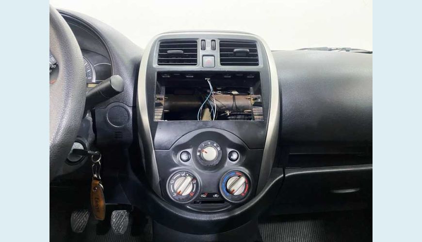 NISSAN NISSAN VERSA 1.0 12V FLEX MANUAL 4P - BRANCO - 2019 Foto 10 (Grande)