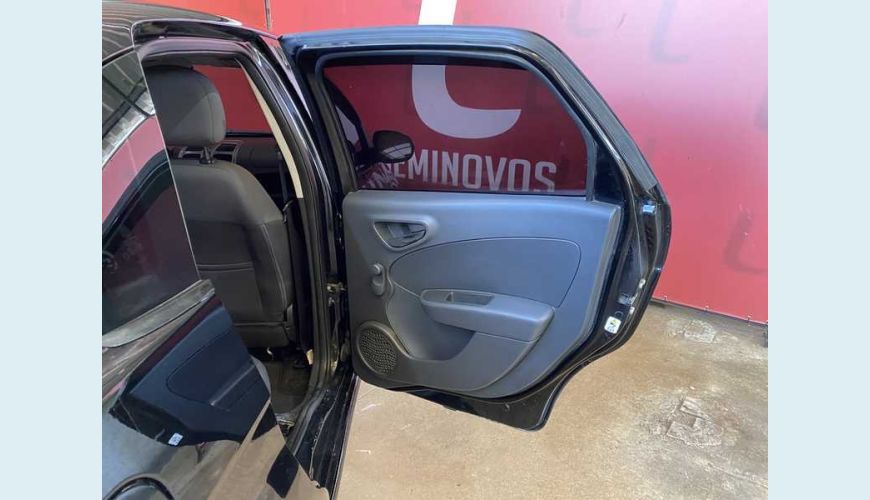 FIAT FIAT GRAND SIENA ESSENCE 1.6 16V FLEX MANUAL 4P - PRETO - 2017 Foto 10 (Grande)