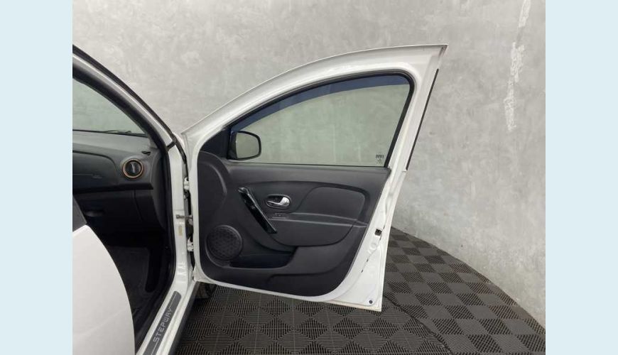 RENAULT RENAULT SANDERO STEPWAY 1.6 16V SCE FLEX MANUAL 4P - BRANCO - 2017 Foto 10 (Grande)