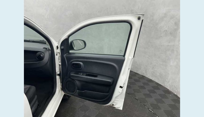 FIAT FIAT MOBI LIKE 1.0 FLEX MANUAL 4P - BRANCO - 2022 Foto 10 (Grande)