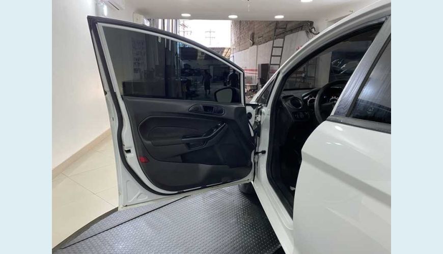 FORD FORD FIESTA SE 1.5 16V FLEX MANUAL 4P - BRANCO - 2014 Foto 10 (Grande)