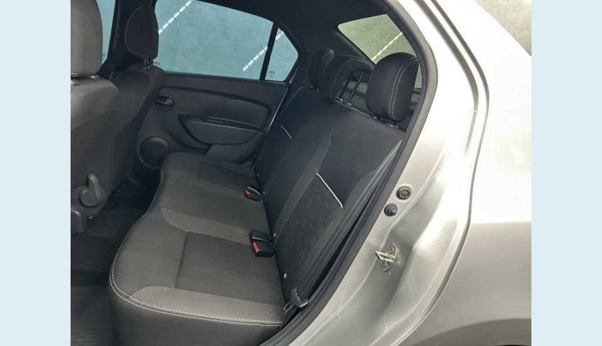 RENAULT RENAULT LOGAN ZEN 1.0 12V FLEX MANUAL 4P - PRATA - 2022 Foto 10 (Grande)