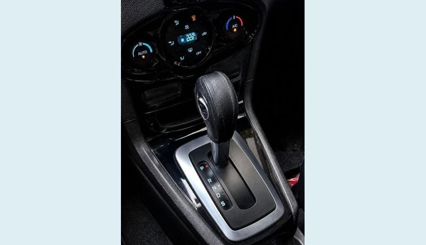 FORD FIESTA SD 1.6 FLEX AUT. 4P - PRATA - 2015 Foto 10 (Grande)