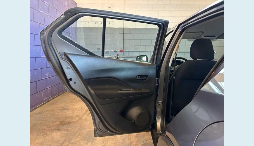 NISSAN KICKS ACTIVE 1.6 FLEX AUT. 4P - CINZA - 2024 Foto 10 (Grande)