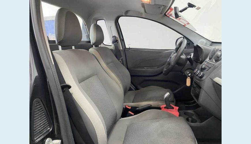 CHEVROLET MONTANA LS 1.4 FLEX MANUAL 2P - PRETO - 2020 Foto 10 (Grande)