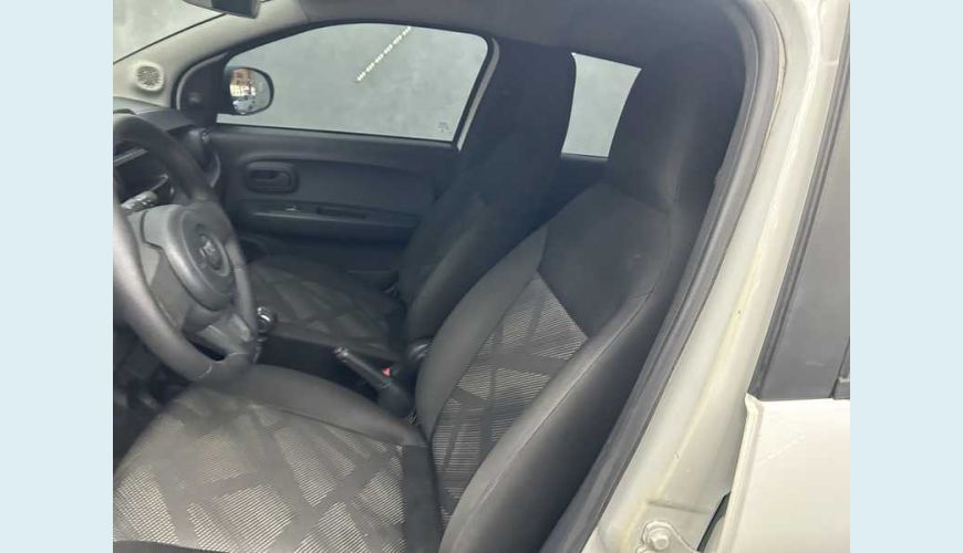 FIAT MOBI LIKE 1.0 FLEX MANUAL 4P - BRANCO - 2023 Foto 10 (Grande)