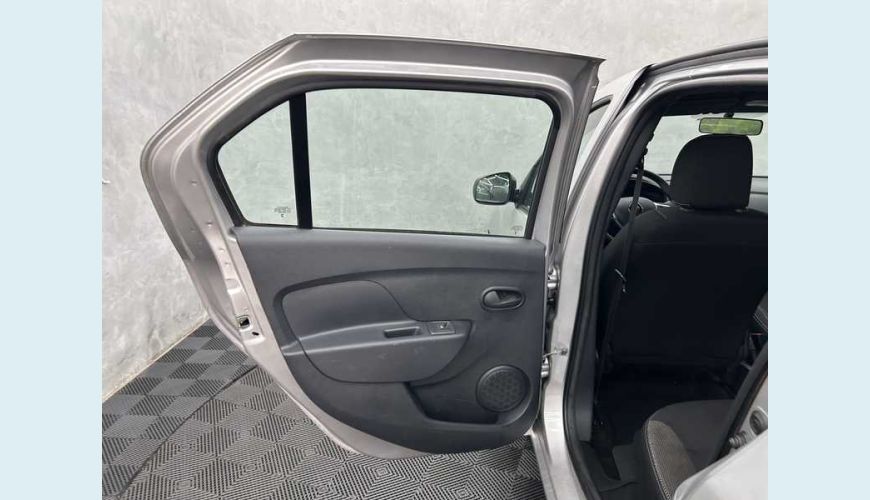 RENAULT LOGAN ZEN 1.0 FLEX MANUAL 4P - PRATA - 2024 Foto 10 (Grande)